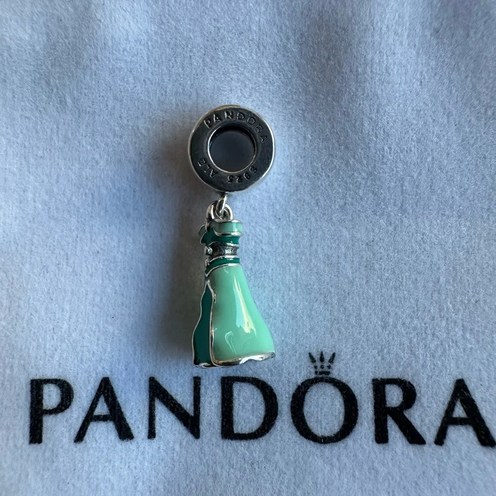 Disney x PANDORA Aladdin’s Princess Jasmin Dangle Charm